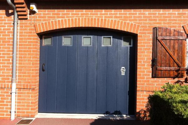 Porte sectionnelle monorainure laquage bleu